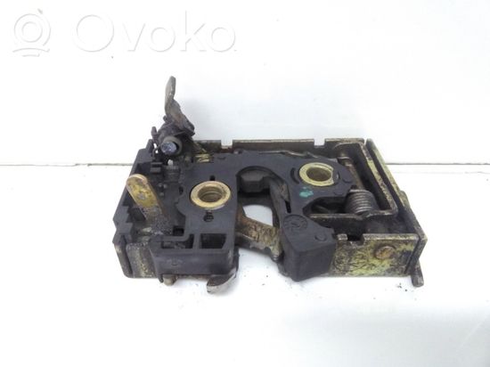 Volkswagen PASSAT B4 Rear door lock 357839015D