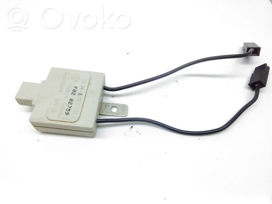 BMW 5 E34 Aerial antenna amplifier 65248350351 F0202759
