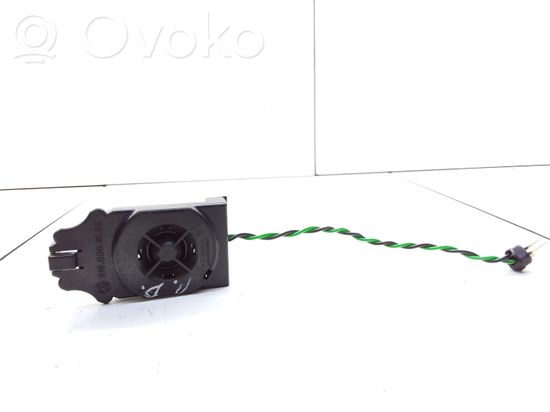Mercedes-Benz E W210 Panel speaker 2108201902