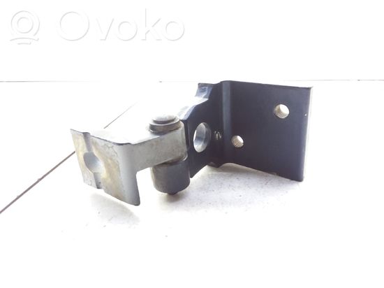 Audi A4 S4 B5 8D Rear door upper hinge 8D0833402
