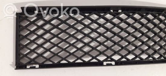 BMW 7 E65 E66 Front bumper lower grill 7135573