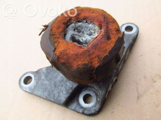 Audi A4 S4 B7 8E 8H Engine mounting bracket 8E0199343 8E0199339