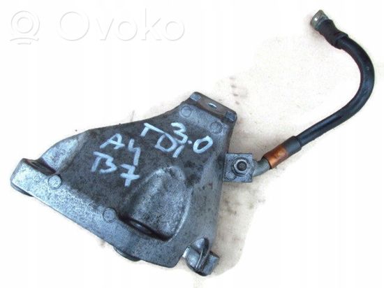 Audi A4 S4 B7 8E 8H Engine mounting bracket 8E0199308AK
