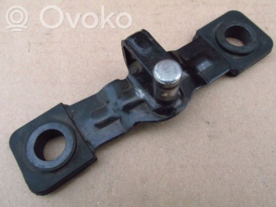 Volkswagen PASSAT B6 Tailgate lock loop/hook striker 3C0827507