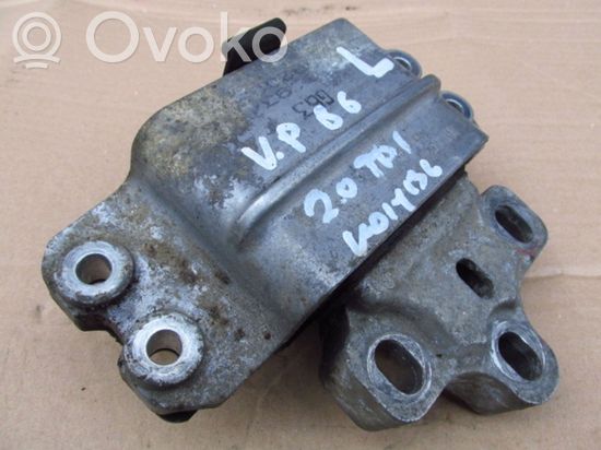 Volkswagen PASSAT B6 Engine mount bracket 1K0199555AA