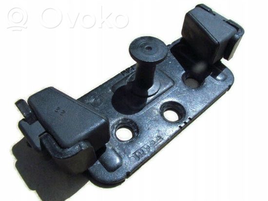 BMW 3 E90 E91 Tailgate lock loop/hook striker