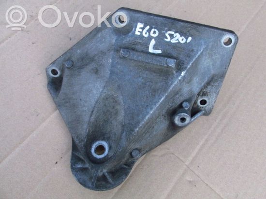 BMW 5 E60 E61 Engine mounting bracket 6761111