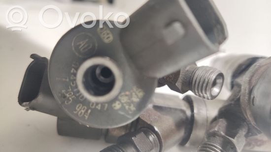 BMW 5 E39 Fuel injector