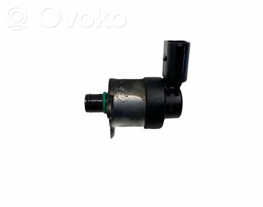 BMW 3 E92 E93 Fuel pressure regulator 7787186