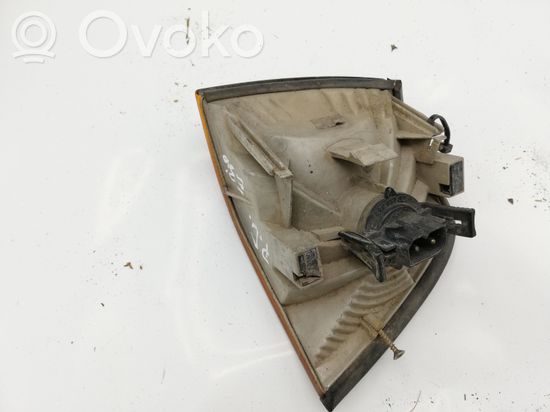 BMW 3 E36 Front indicator light 1384032