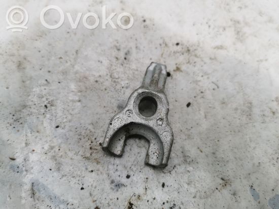 BMW 1 E81 E87 Fuel Injector clamp holder NOCODE