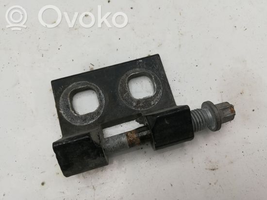 BMW 3 E90 E91 Rear door lower hinge NOCODE