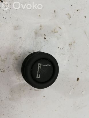 BMW 5 E60 E61 Cigarette lighter 61348383214 8383214
