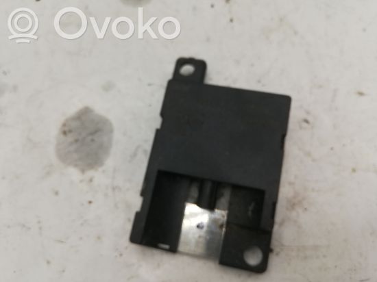 BMW 5 E60 E61 Aerial antenna amplifier 8450692846101 6928461