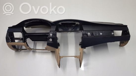 BMW 5 E60 E61 Dashboard