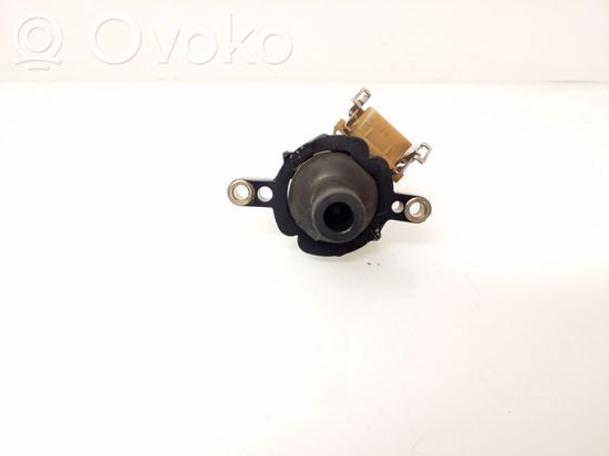 BMW 5 E39 High voltage ignition coil 1748017 11860