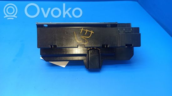 BMW 7 E65 E66 Fuse module 69005820 UNDER GLOVEBOX