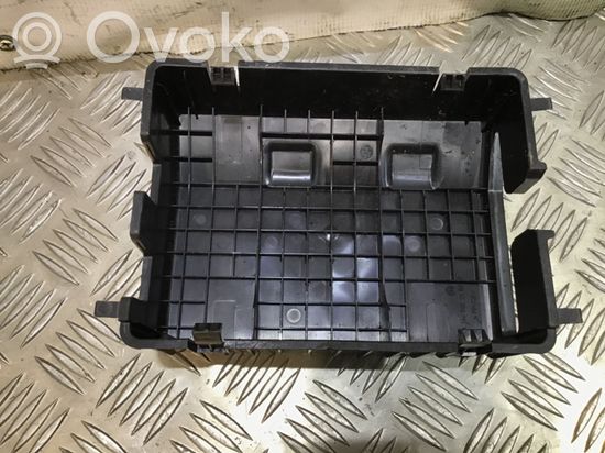 Mercedes-Benz GLE (W166 – C292) Fuse box cover A1665400180