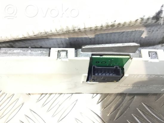 Mercedes-Benz E W211 Aerial antenna amplifier A2118200189