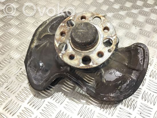 Mercedes-Benz C W204 Front wheel hub A2044200844