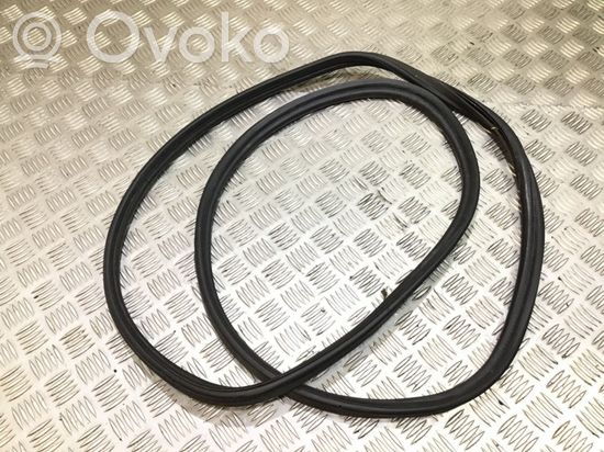 BMW 1 E81 E87 Seal rubber (tailgate) 7141890