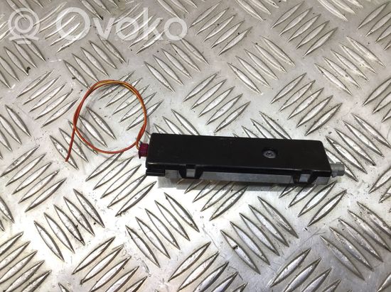 Mercedes-Benz E C207 W207 Aerial antenna amplifier A2048200089
