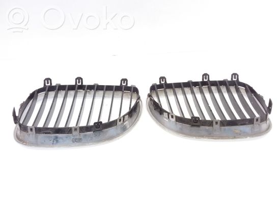 BMW 5 E60 E61 Front bumper upper radiator grill 7027062 7065702 7027061