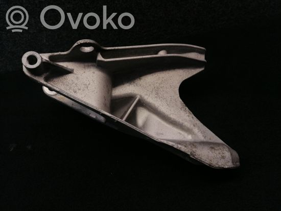 Volkswagen Multivan T6 Engine mounting bracket 7E0199343B