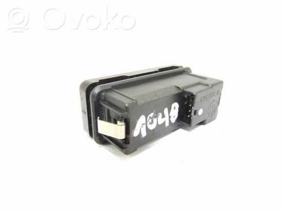 BMW 5 E39 Hazard light switch 8350947
