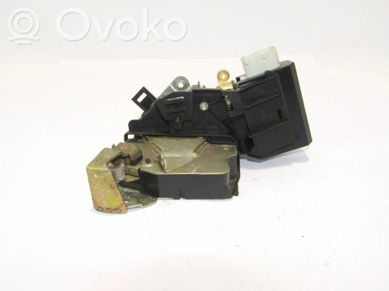 BMW 5 E39 Rear door lock 67.11835265