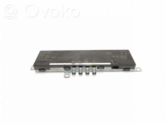 Audi A6 S6 C6 4F Aerial antenna amplifier 4F9035225D