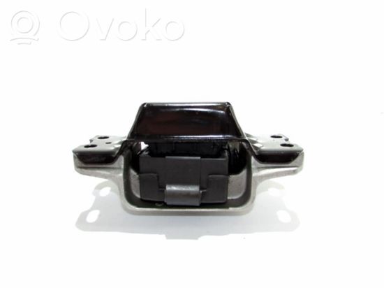 Volkswagen Golf V Engine mount bracket