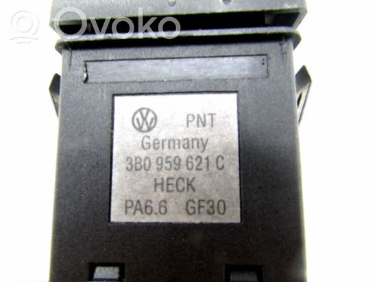 Volkswagen PASSAT B5 Windscreen/window heater switch