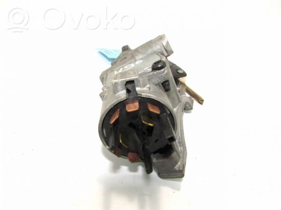 Volkswagen PASSAT B5 Ignition lock 4B0905851