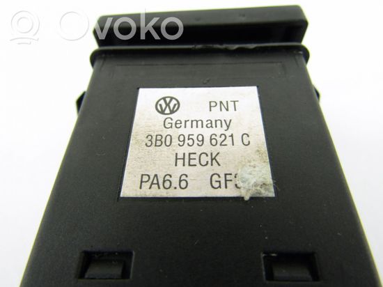 Volkswagen PASSAT B5 Windscreen/window heater switch 3B0959621C
