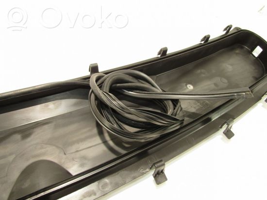 Mercedes-Benz S W220 Wiper trim 2208800105