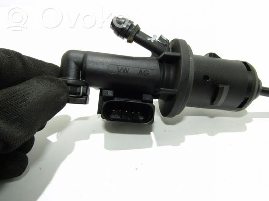 Volkswagen PASSAT B7 Clutch slave cylinder 3C0721389J