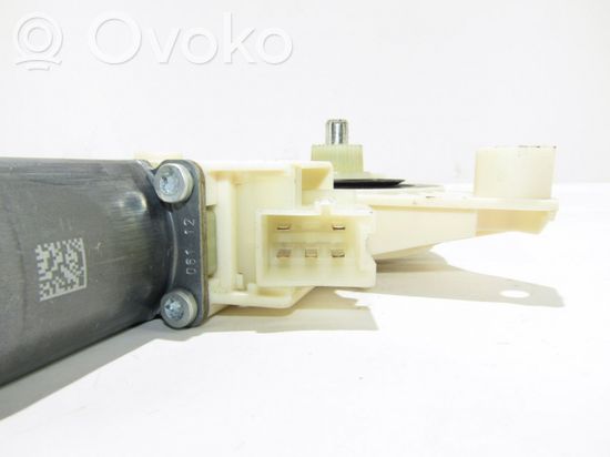 Mercedes-Benz C W204 Front door window regulator motor A2048200242