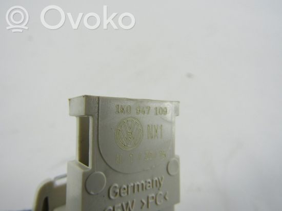 Volkswagen PASSAT CC Other interior light 1K0947109