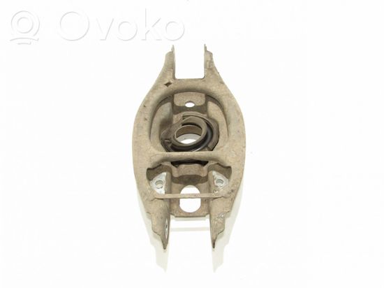 BMW 1 E82 E88 Rear upper control arm/wishbone Nėra