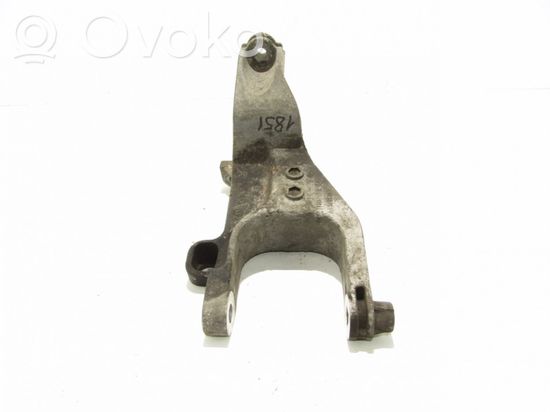 Volkswagen Transporter – Caravelle T5 Engine mounting bracket 7H0199343