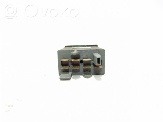 Volkswagen PASSAT B5 Hazard light switch 3B0953235D