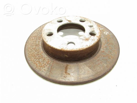 Volkswagen Golf IV Rear brake disc Nėra