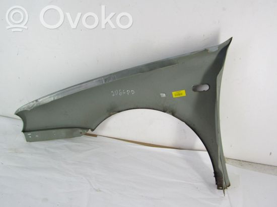 Volkswagen Golf IV Fender Nėra