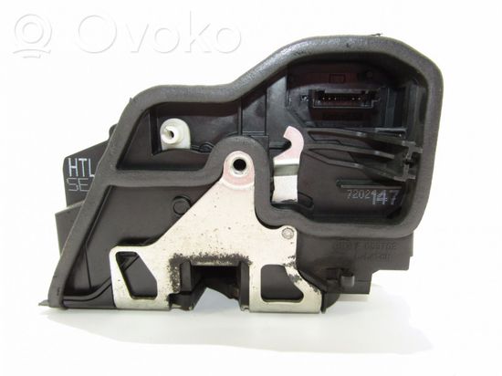 BMW X3 E83 Rear door lock 7202147