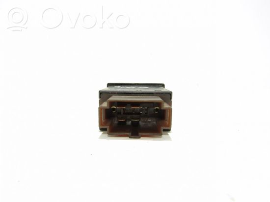 Volkswagen PASSAT B4 Windscreen/window heater switch