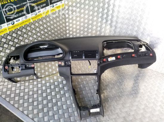 BMW 3 E46 Dashboard 51458220546 64228207901 51458196093