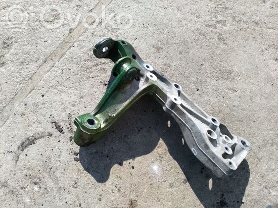 Volkswagen Touran I Engine mounting bracket