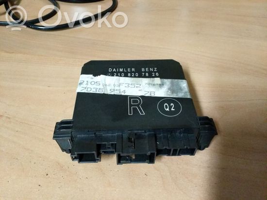 Mercedes-Benz E W210 Door control unit/module 2108207826