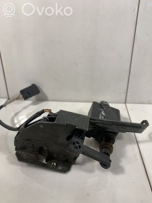 BMW 5 E39 Tailgate/trunk/boot lock/catch/latch 8238469